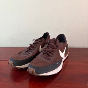 Nike Waffle One SE in ‘Earth Phantom’ size 12